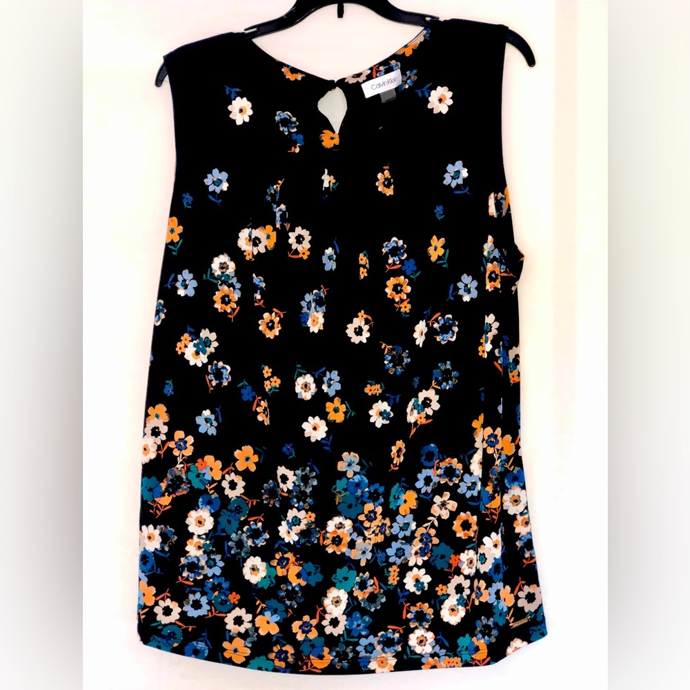 Calvin Klein Flowered top